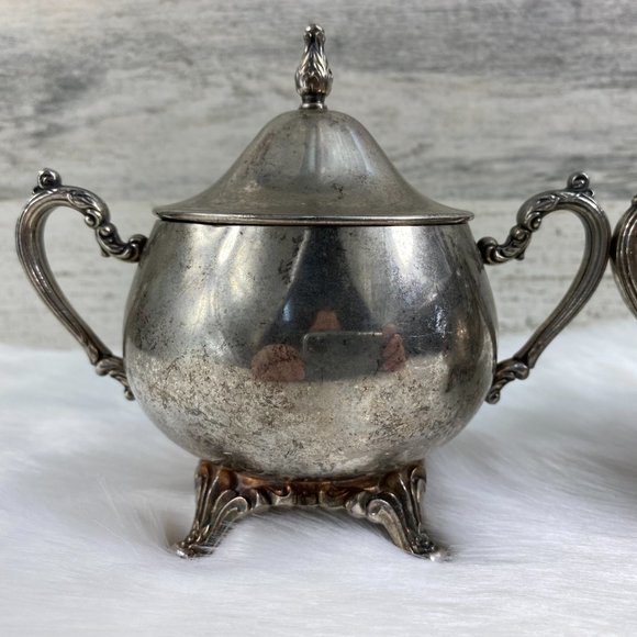 Vintage Oneida Silverplated Creamer & Sugar Set - Picture 8 of 13